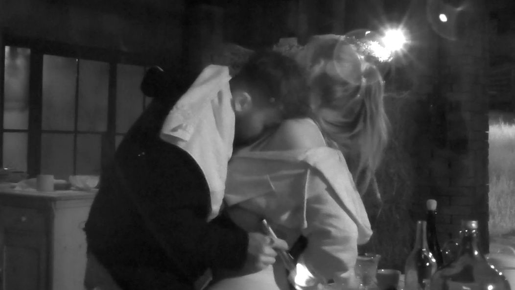 Lenka a Matúš si na Farme užili vášnivú noc