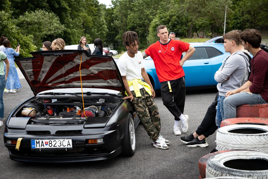 Luky a Dorka s partiou z Pána profesora