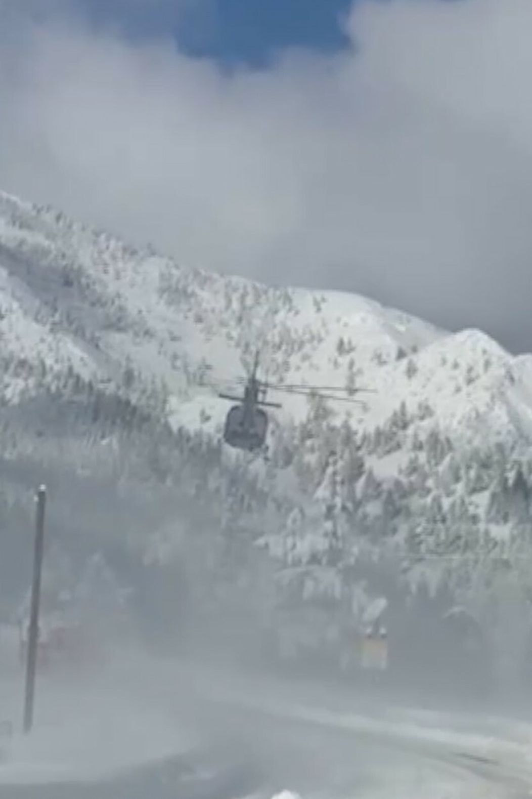 Odviezol ho vrtuľník