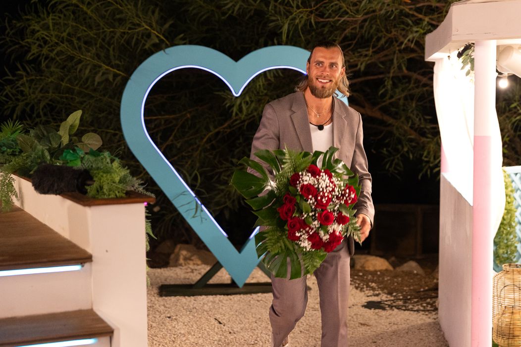 Príchod Tomáša a rande s Terezou