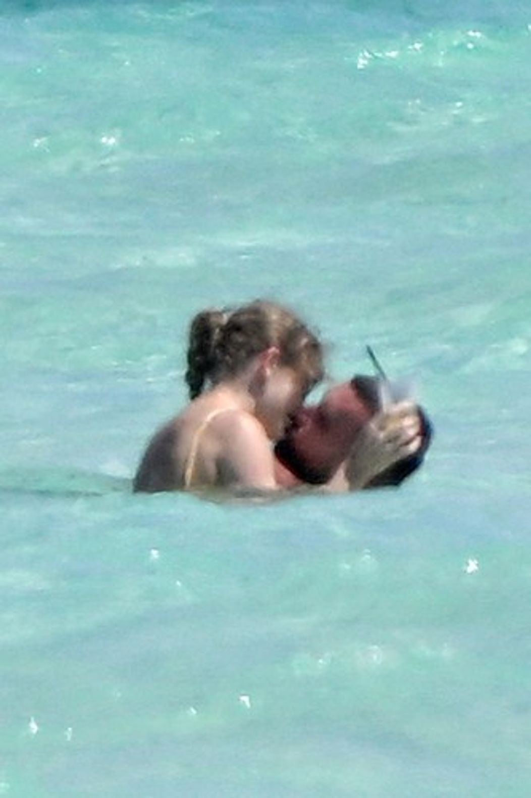 Taylor Swift a Travis Kelce na dovolenke na Bahamách