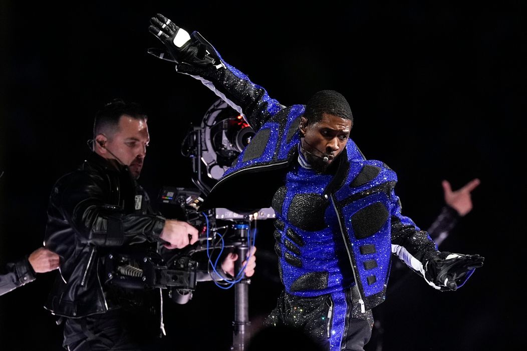 Usher ovládol Halftime Show