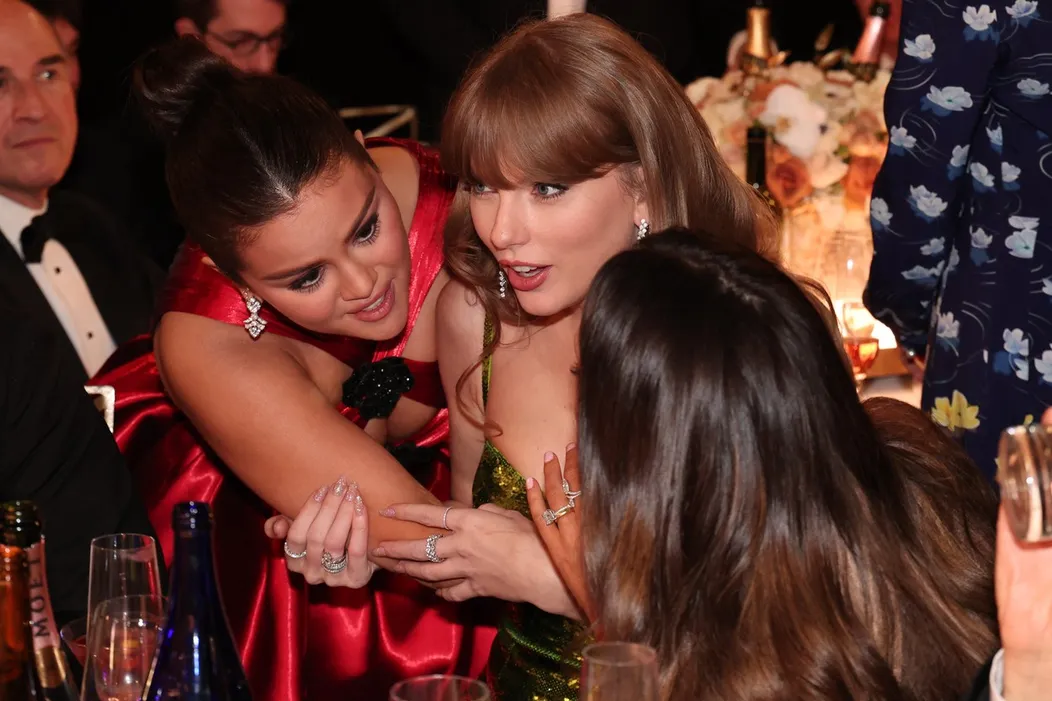 Selenu Gomez a Taylor Swift prichytili pri ohováraní