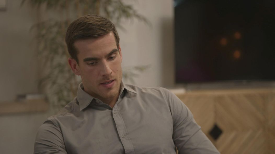 Martin sa pokúsil s Luciou dohodnúť na systéme Hankinej výchovy.