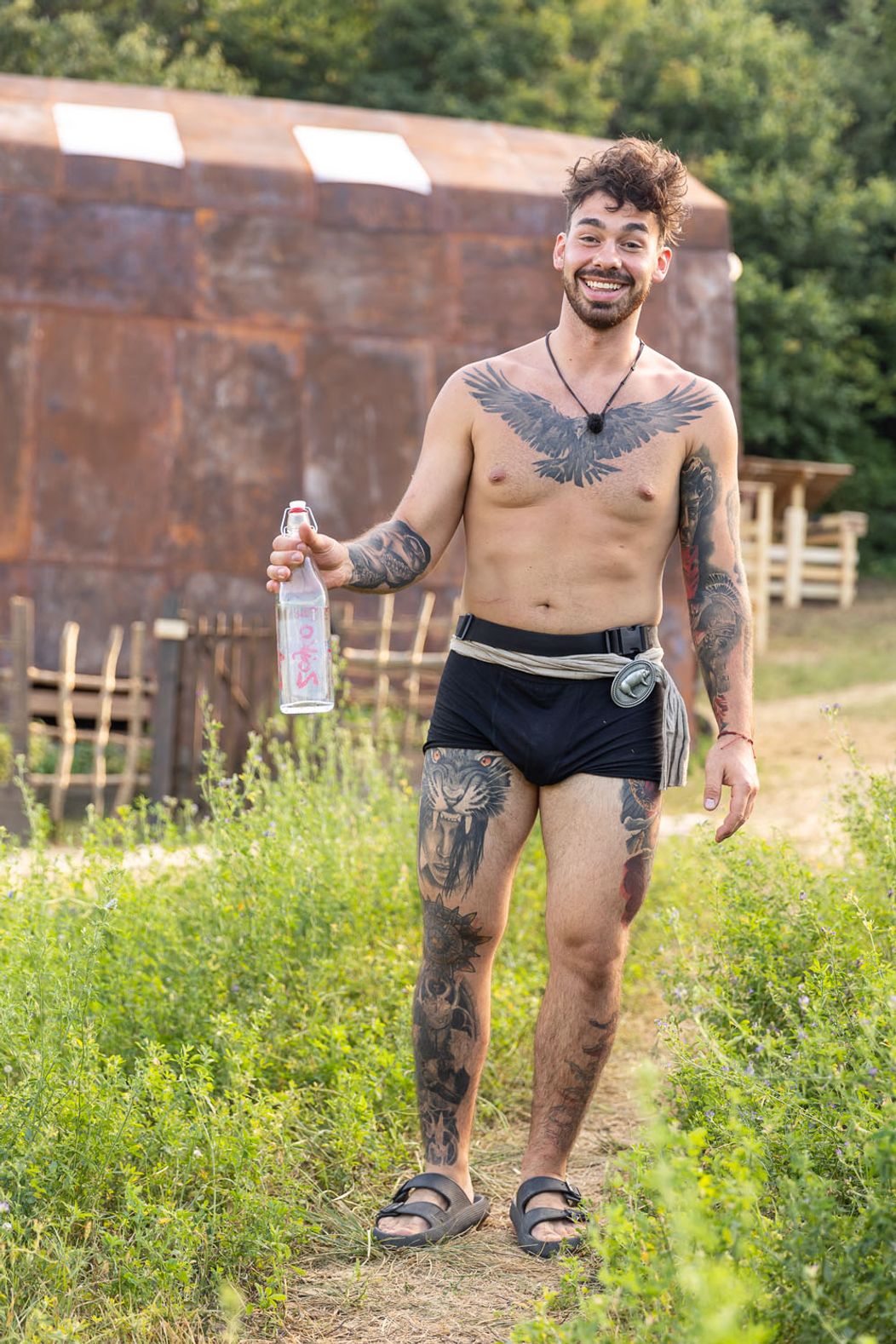 Zábery z 8. epizódy 16. série Farmy