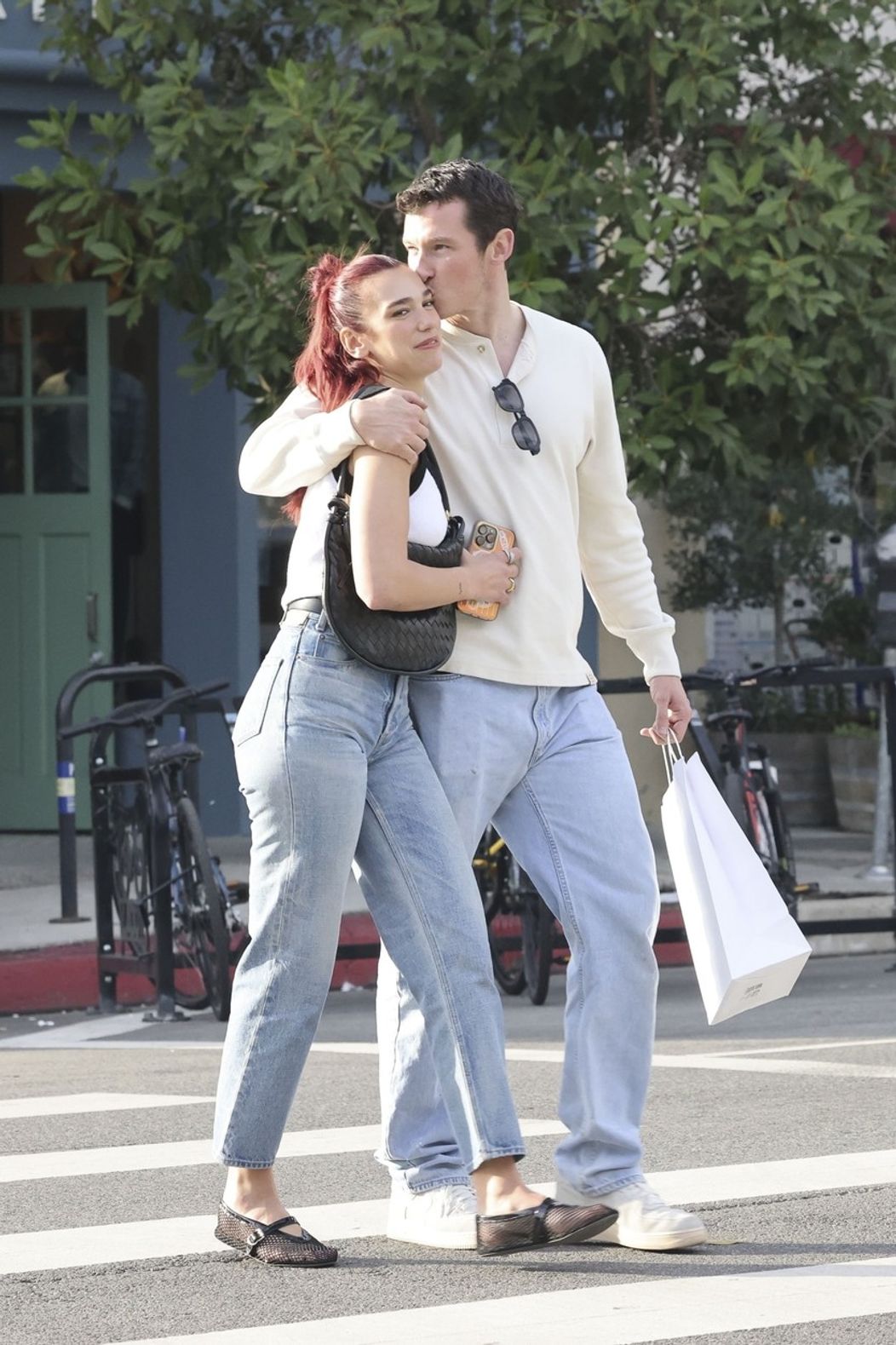 Dua Lipa a Callum Turner