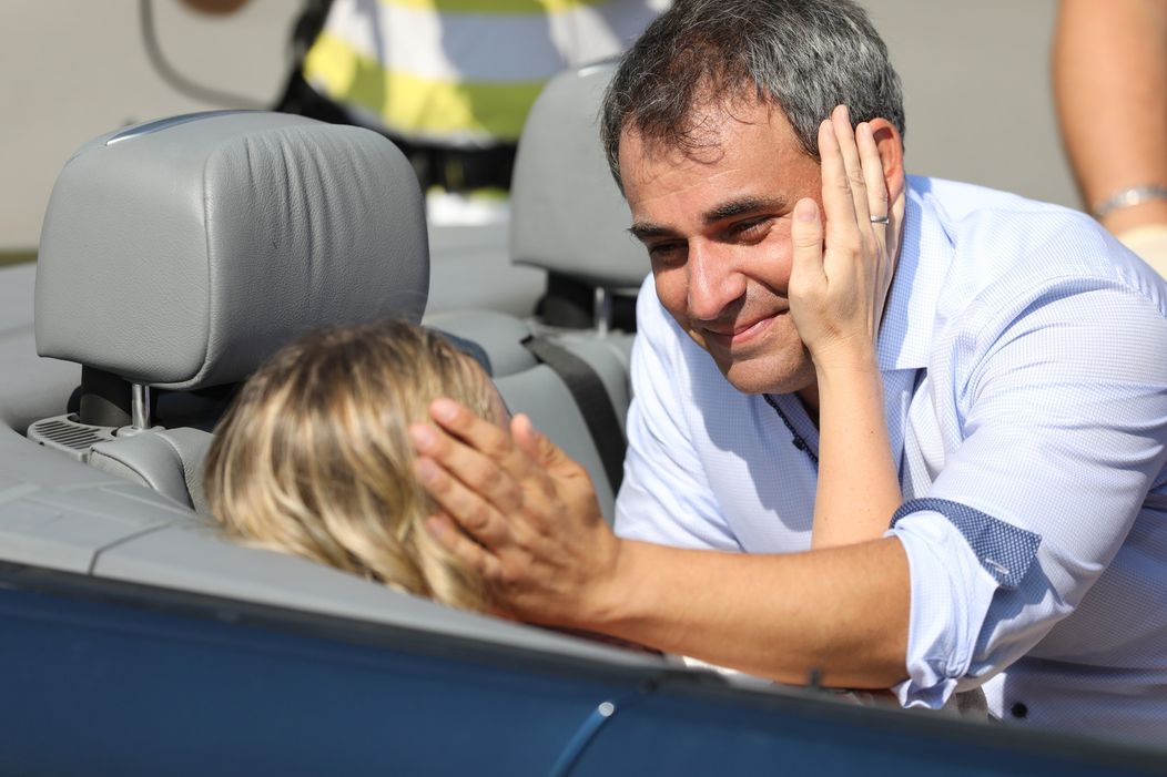 Nakrúcanie pôrodu v aute.