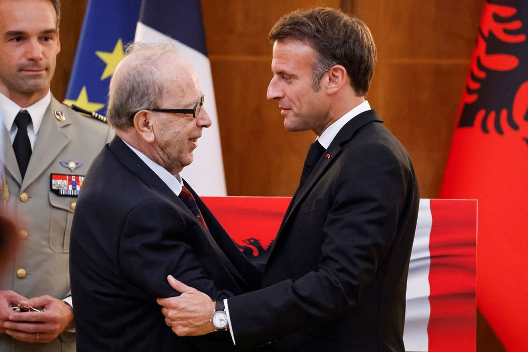 Zomrel Ismail Kadare