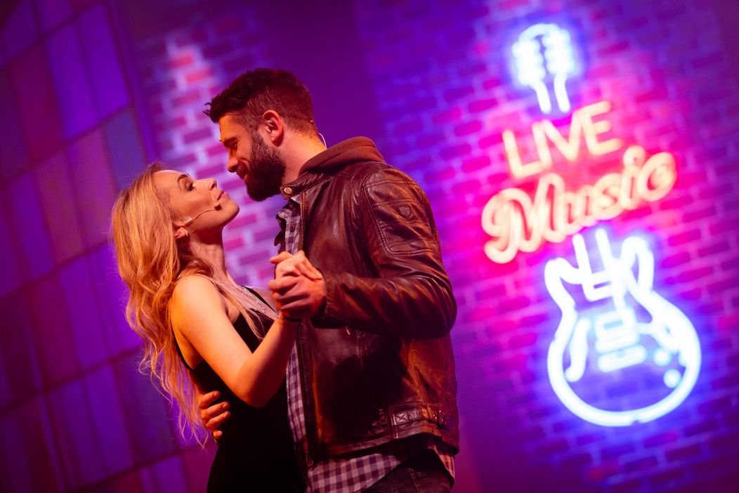 The Bodyguard: Mirka Gális Partlová, Ján Dobrík