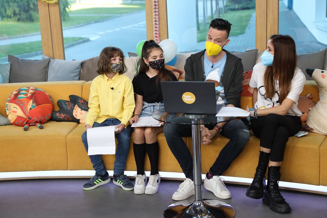 Laura, Tobias a Lenka s Romanom 