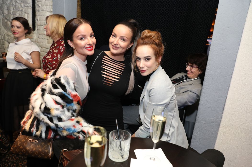 Veronika a Daniela Nízlové a Táňa Pauhofová