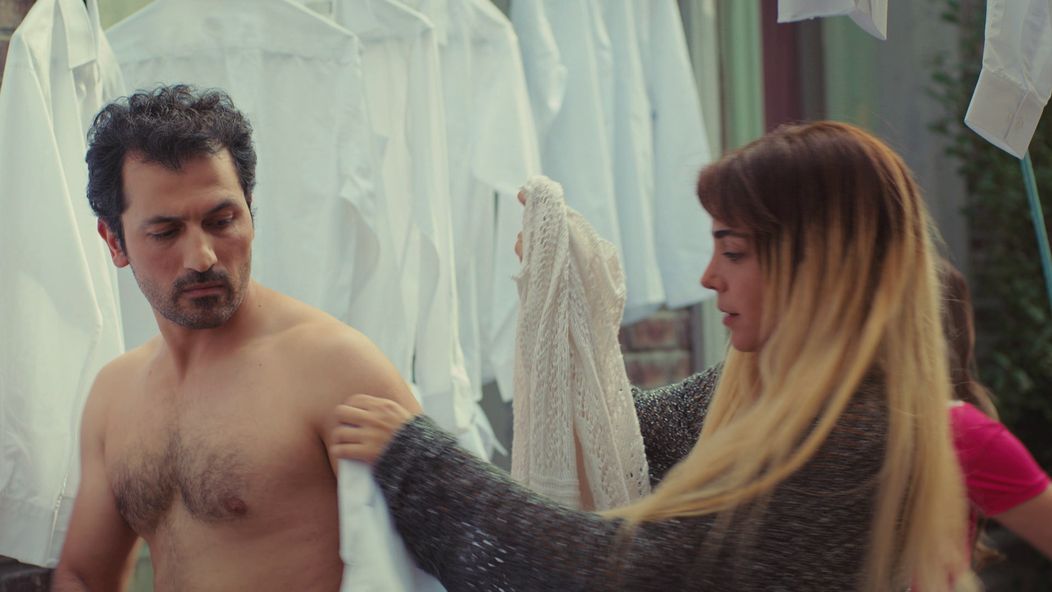 Sila ženy - Arif bez košele