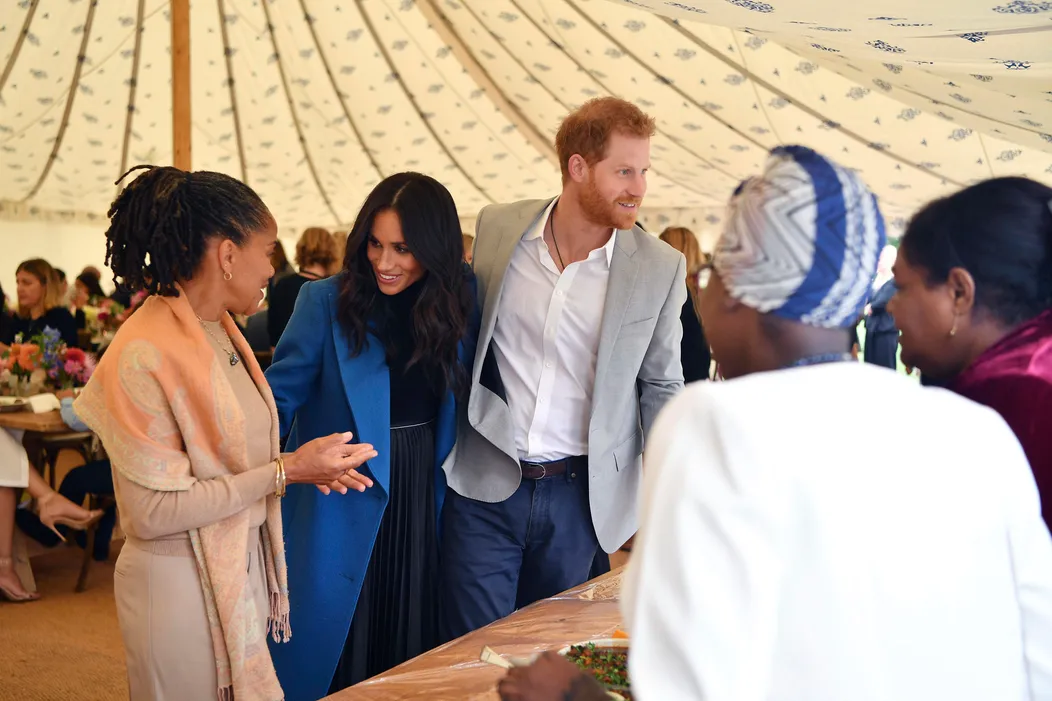 Meghan Markle spolu s mamou Doriou a princom Harrym.