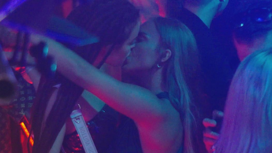 Ráchel s priateľkou Dominikou v pražskom Duplexe.