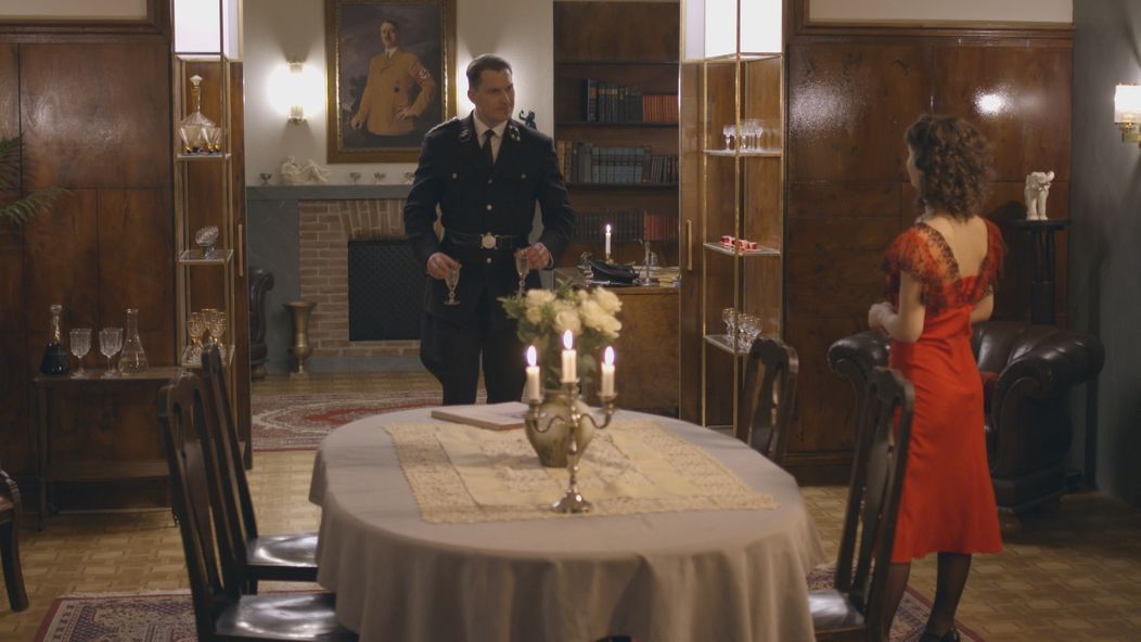 Eva prišla večer k Walterovi Klausovi