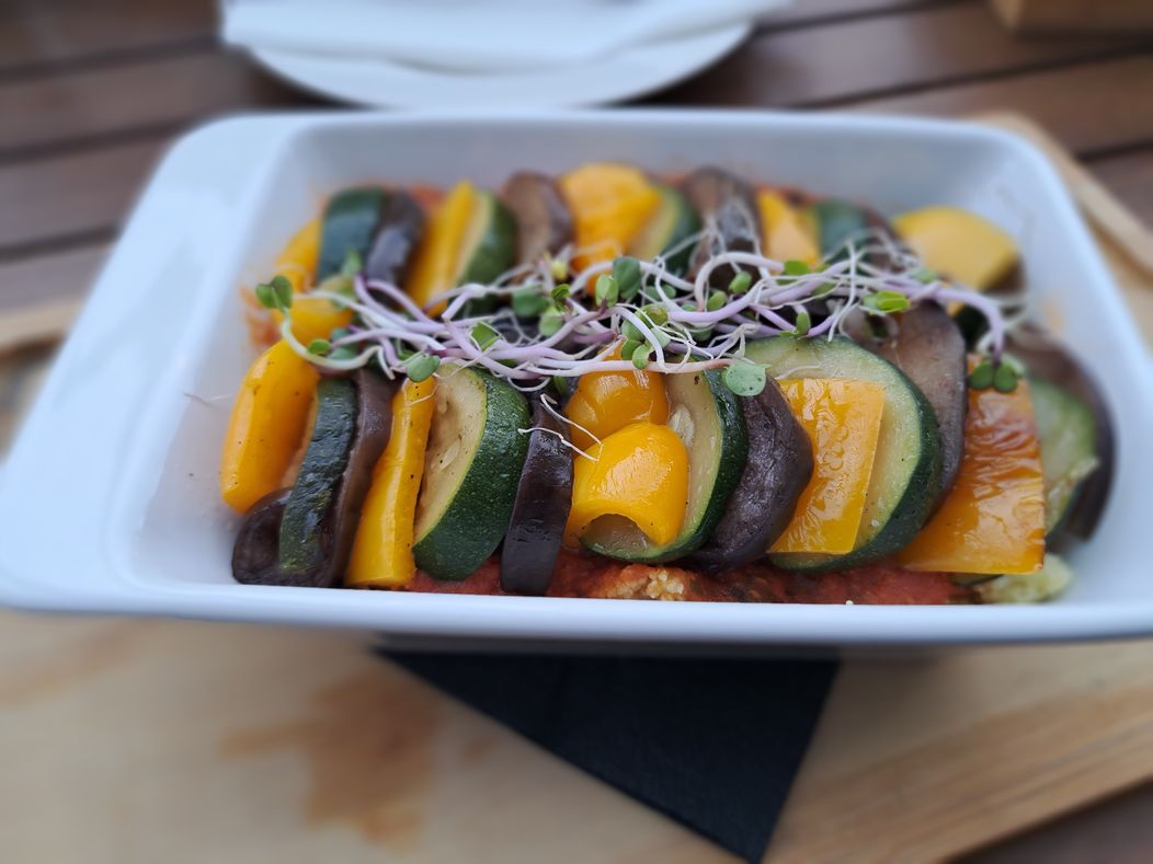 Na nože - Zapekané ratatouille s paradajkovým krémom a kuskusom