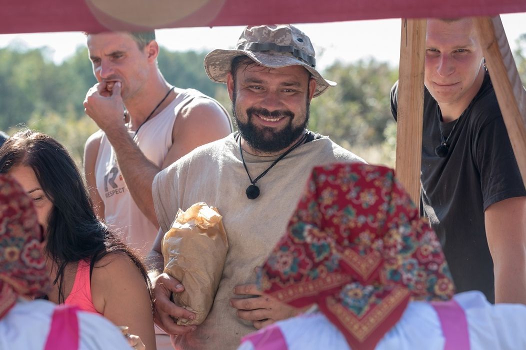 Milan s Dominikom kúpili balík špekáčikov