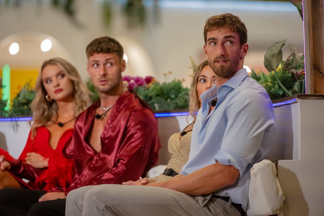 Recoupling a odchod Daniela a Laury