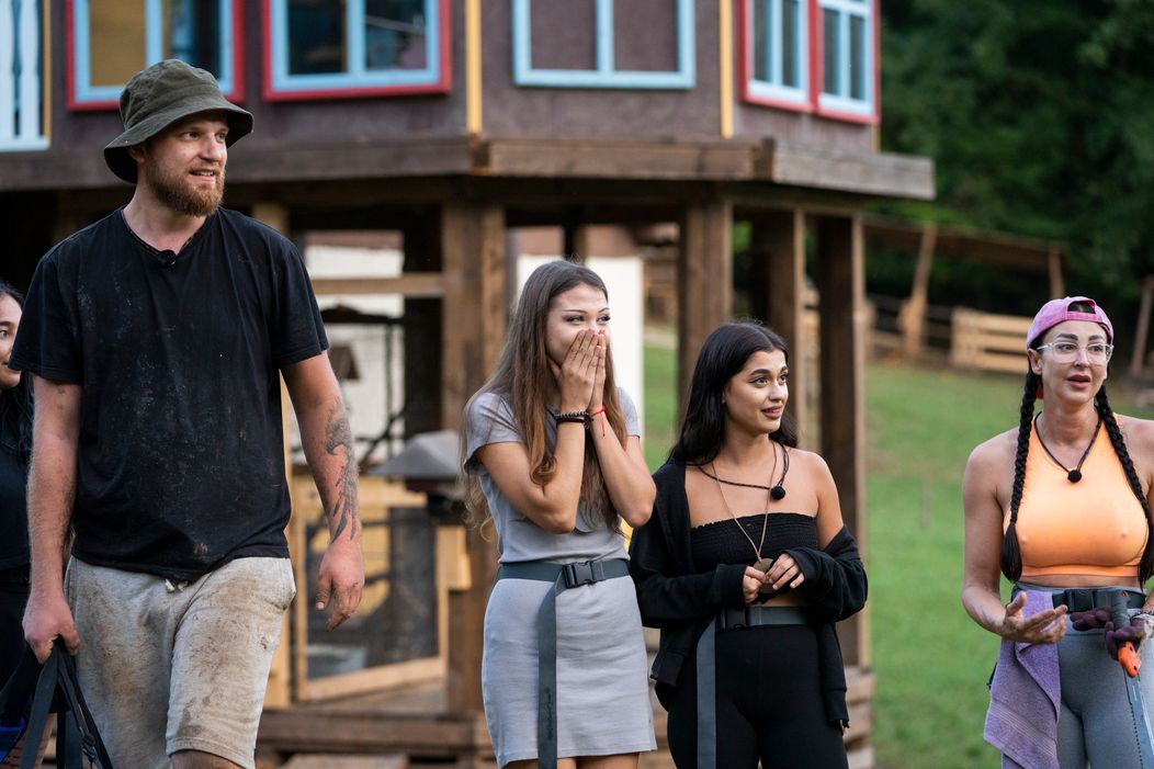 Do duelu ide Peter s Timom, Denis sa vrátil na Farmu