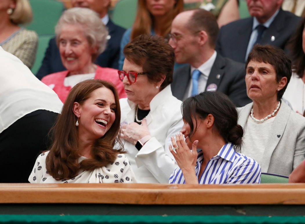Kate Middleton (36) a Meghan Markle (36) na ženskom finále Wimbledonu.