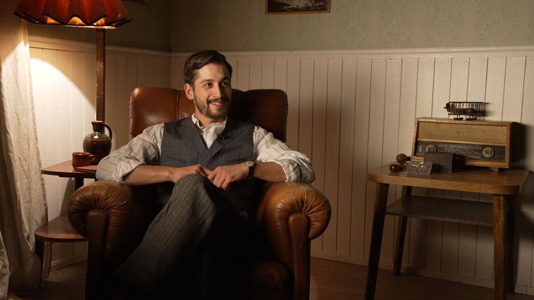 Jakub Jablonský v „making of“ epizóde Dunaj, k vašim službám: Príbeh, ktorý ožil