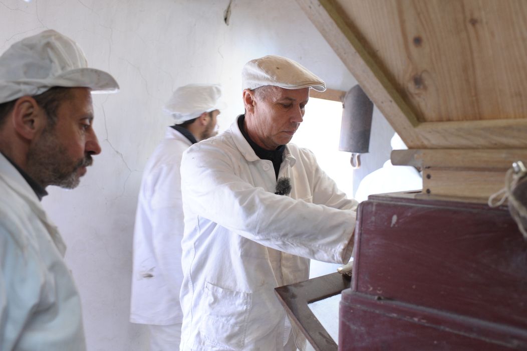 Majster mlynár s farmárskymi učňami