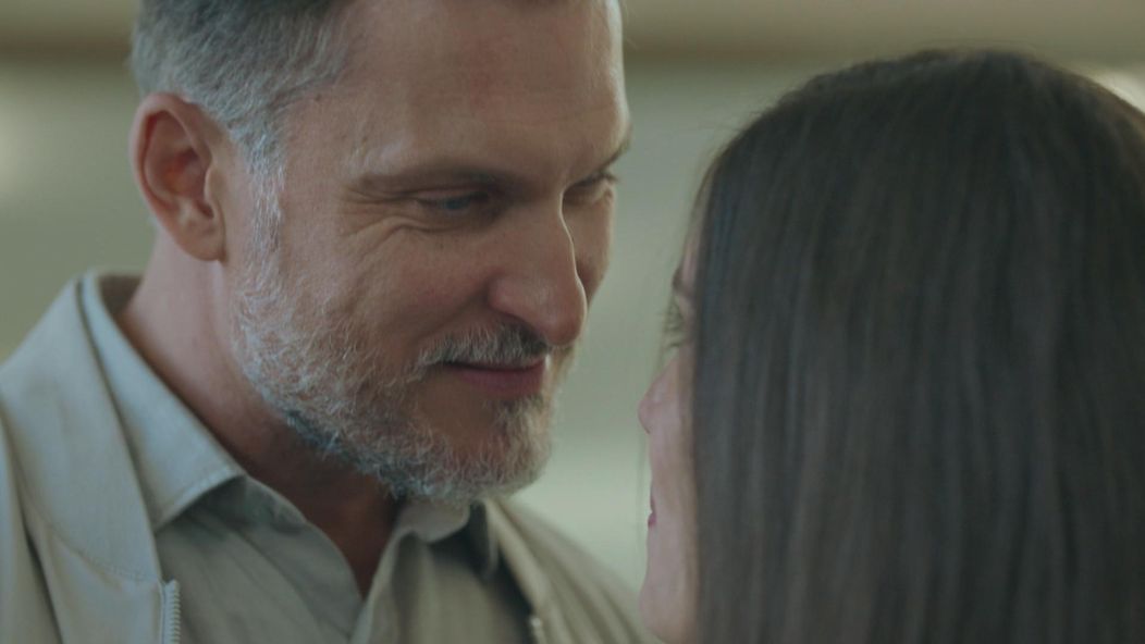 Júlia (Sarah Arató) sa z Andrejovej (Ján Koleník) bezprostrednosti tešila iba chvíľu.