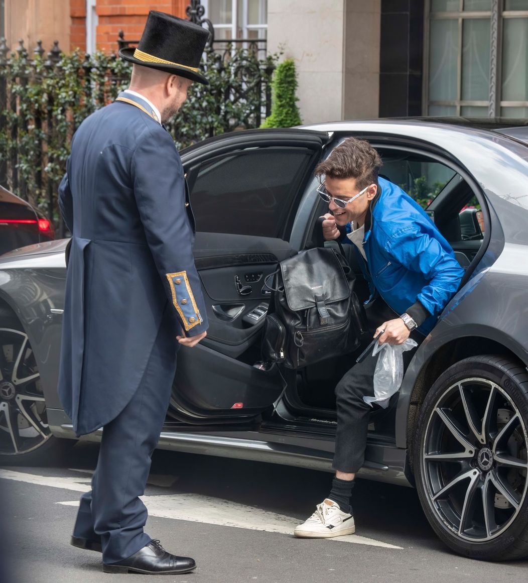 Rami Malek s neznámou ženou