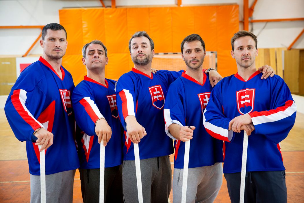 Oteckovia si v seriáli zahrali aj hokej.