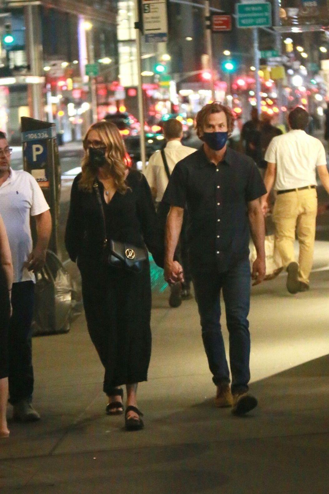 Julia Roberts a jej manžel Daniel Moder v uliciach New Yorku