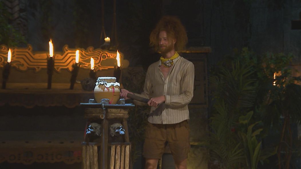 Pirát s Tomášom sa na kmeňovej rade navzájom ochránili individuálnymi imunitami. Oheň tak nakoniec zhasol Radkovi.