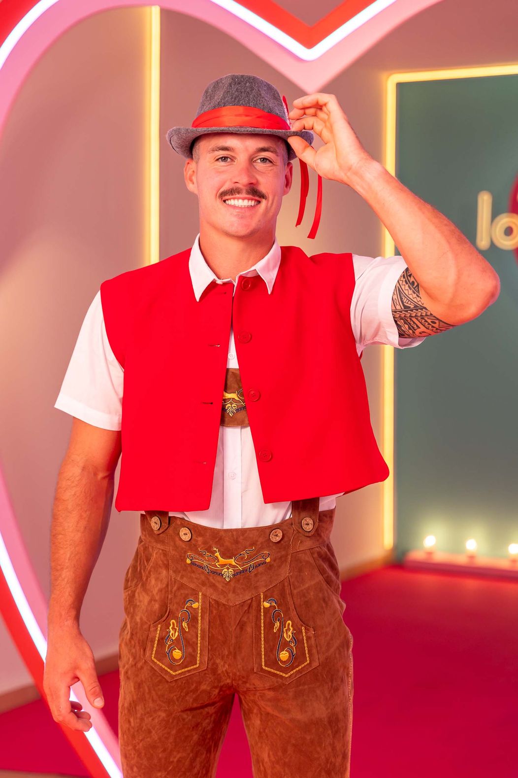 Prichádza Dano do Love Islandu