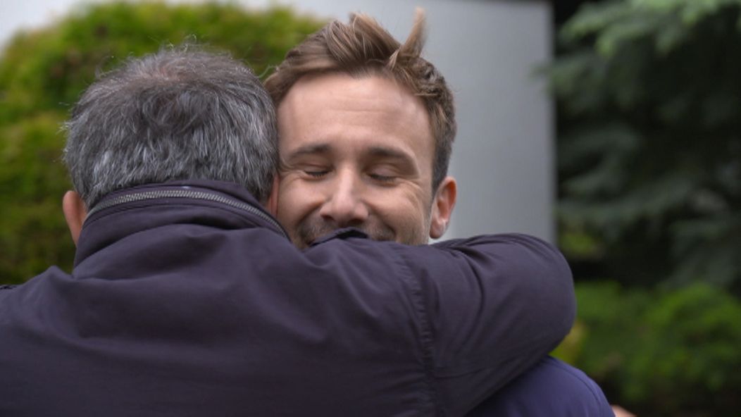 Tomáš s Julkou opúšťajú Bratislavu.