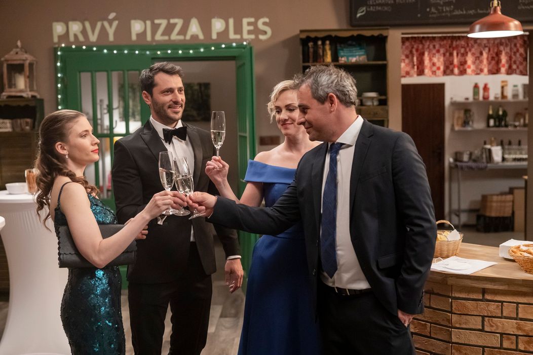 Ples v pizzérii.