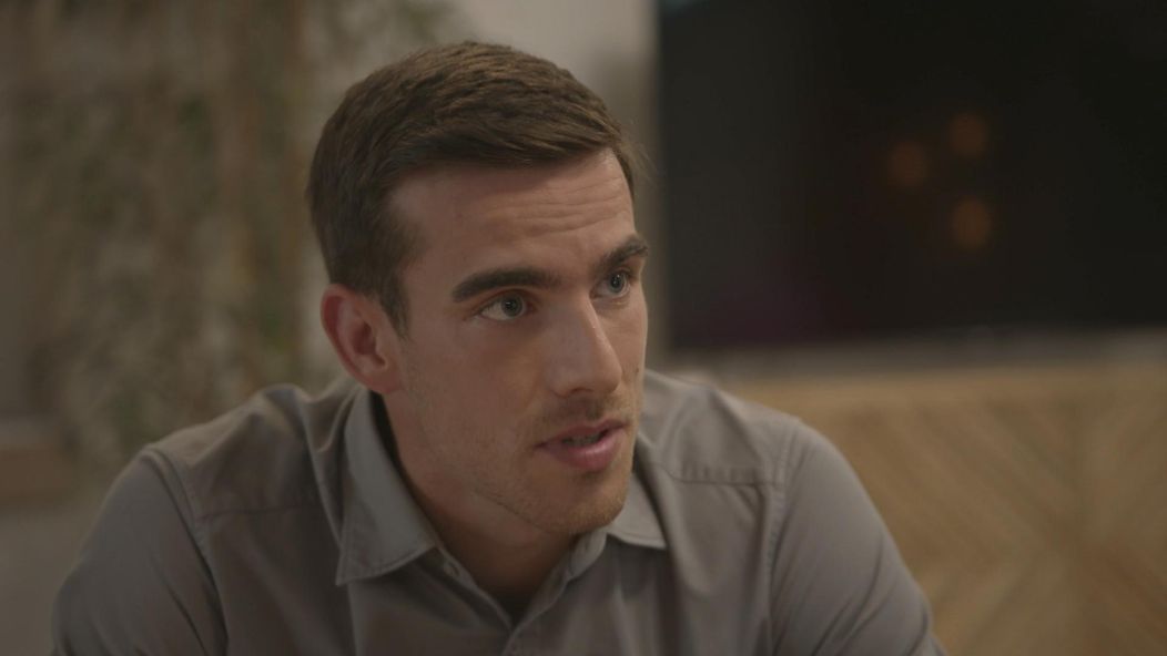 Martin sa pokúsil s Luciou dohodnúť na systéme Hankinej výchovy.