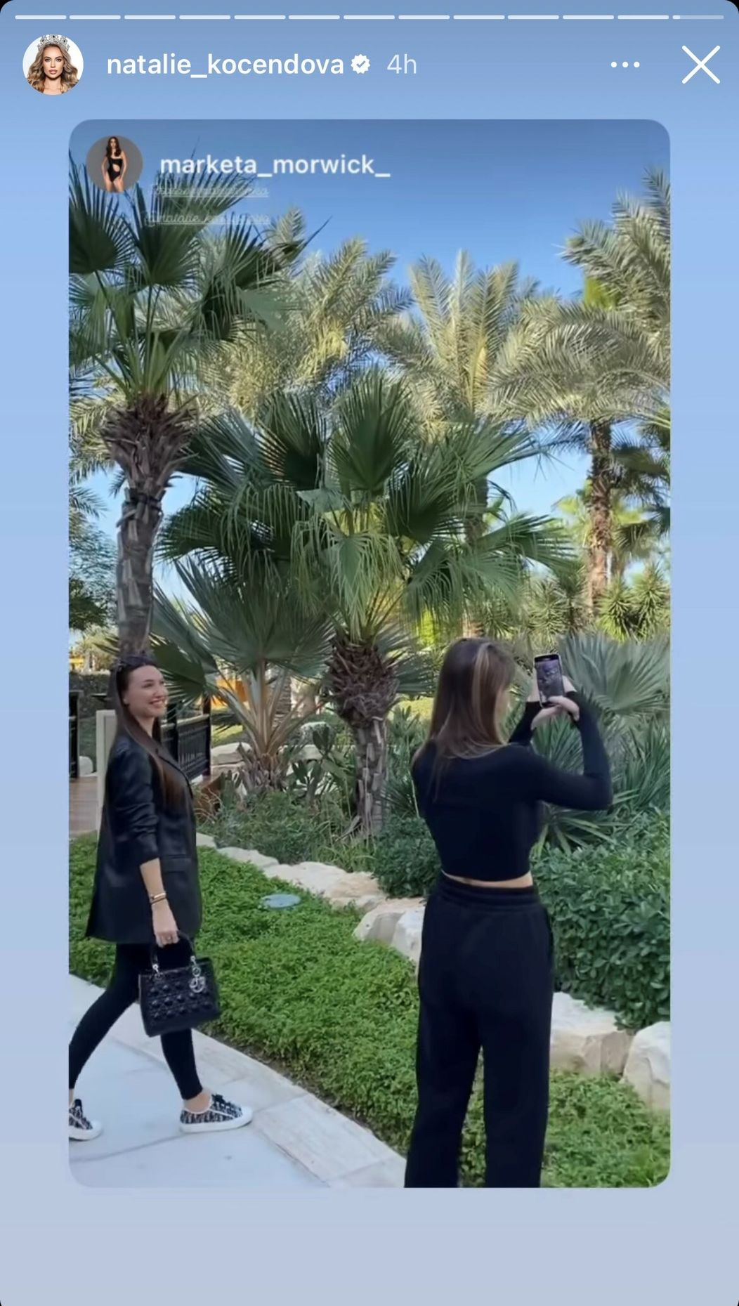 Natálie si užíva v Dubaji s kamarátkami.