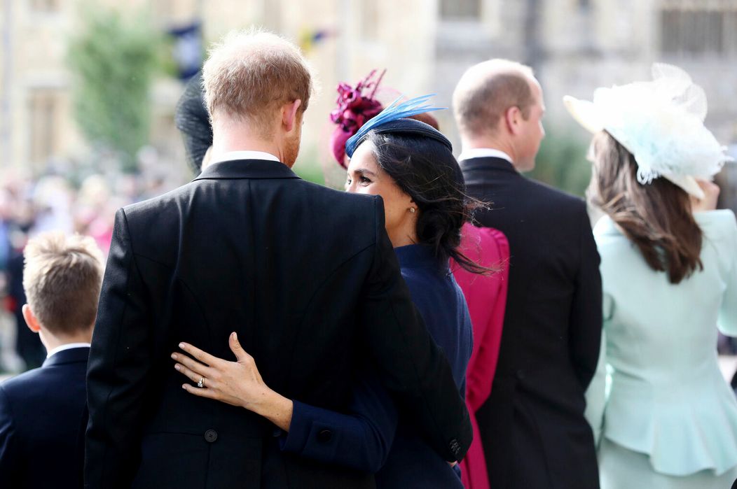 Vojvodkyňa Meghan s princom Harrym na svadbe princeznej Eugenie.