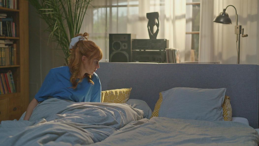 Nikol prekvapila Adama v kúpeľni v tej najnevhodnejšej chvíli.