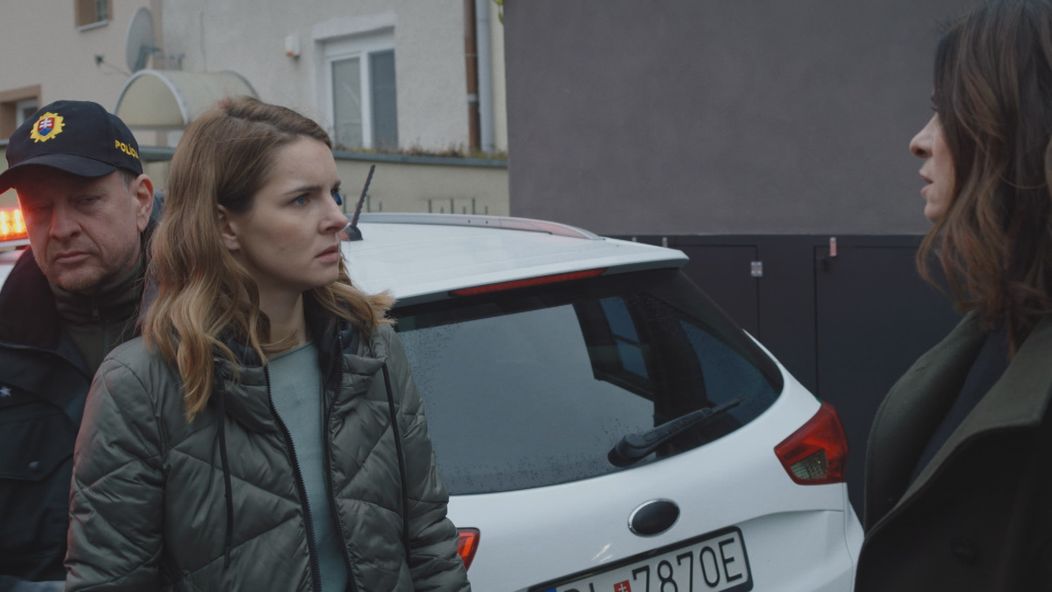 Polícia začne vyšetrovať Andrejovu vraždu. Podozrivou je aj Laura.