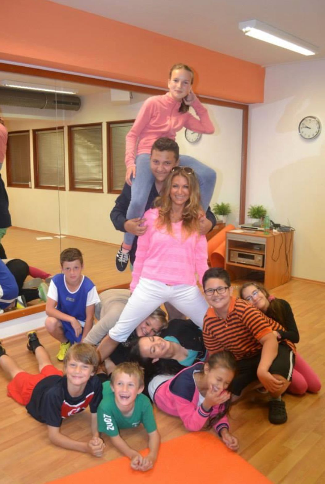 Lucka a Julka v letnom tábore