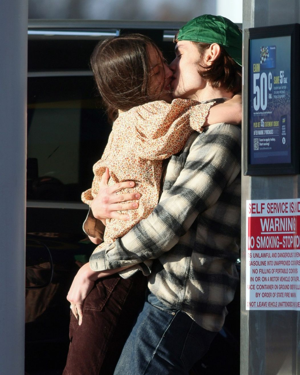 Olivia Rodrigo a Louis Partridge tvoria pár