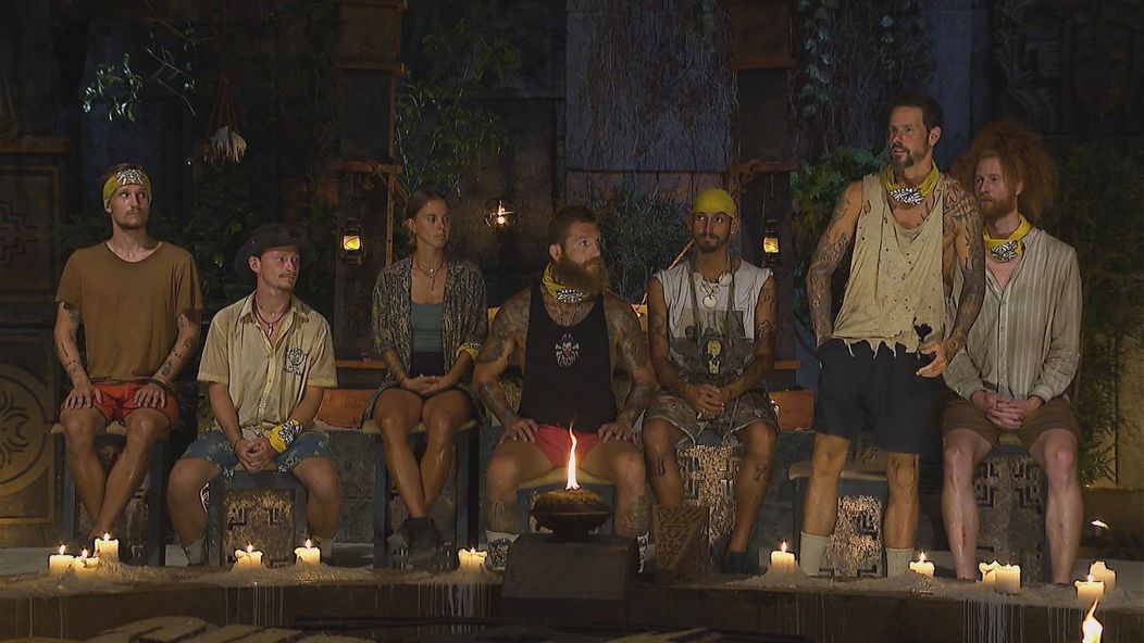 Pirát s Tomášom sa na kmeňovej rade navzájom ochránili individuálnymi imunitami. Oheň tak nakoniec zhasol Radkovi.