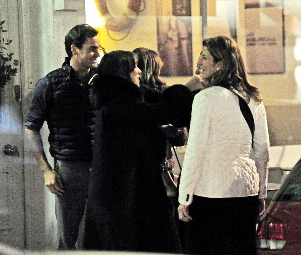Pippa Middleton s manželom a Mirka Federer s Rogerom