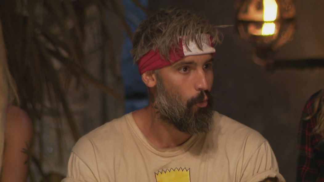 Hrdinom sa absolútne narušil plán.