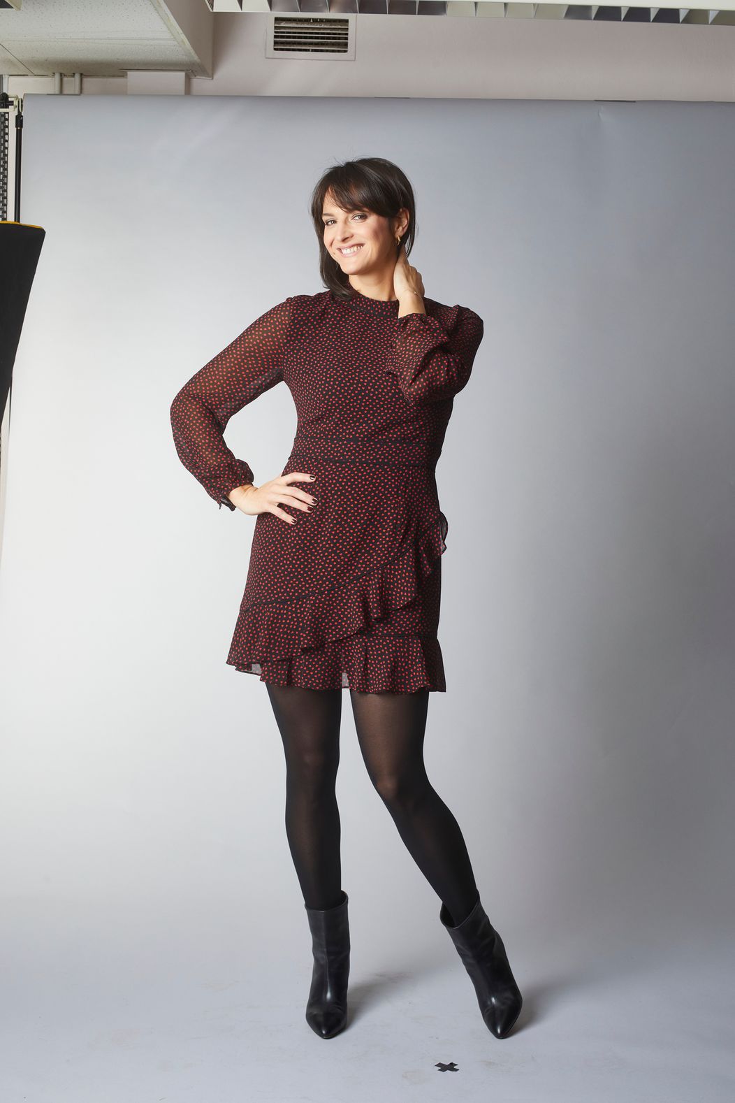 2. kratšie bodkované šaty