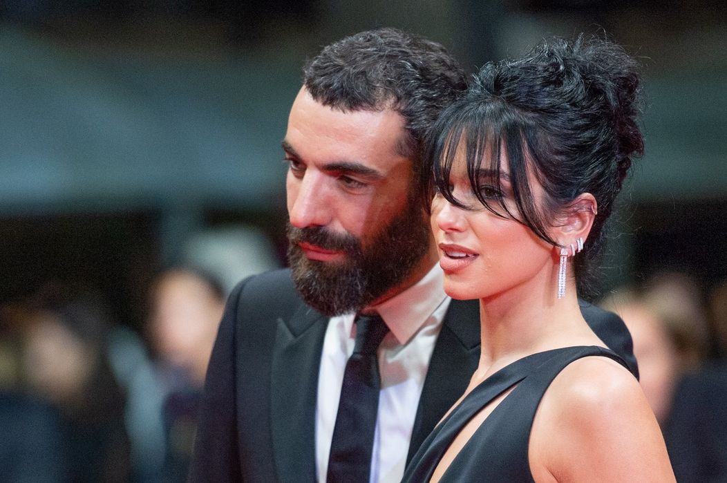 Dua Lipa a Romain Gavras na festivale v Cannes