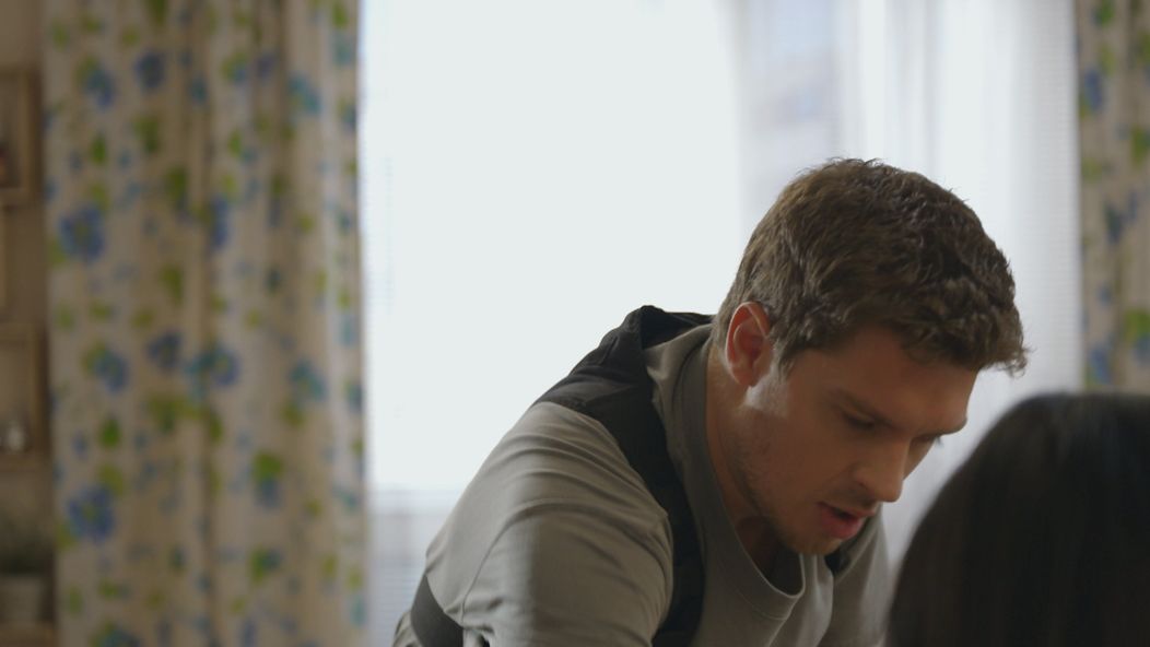 Boris je závislý na liekoch a napadol Lenku