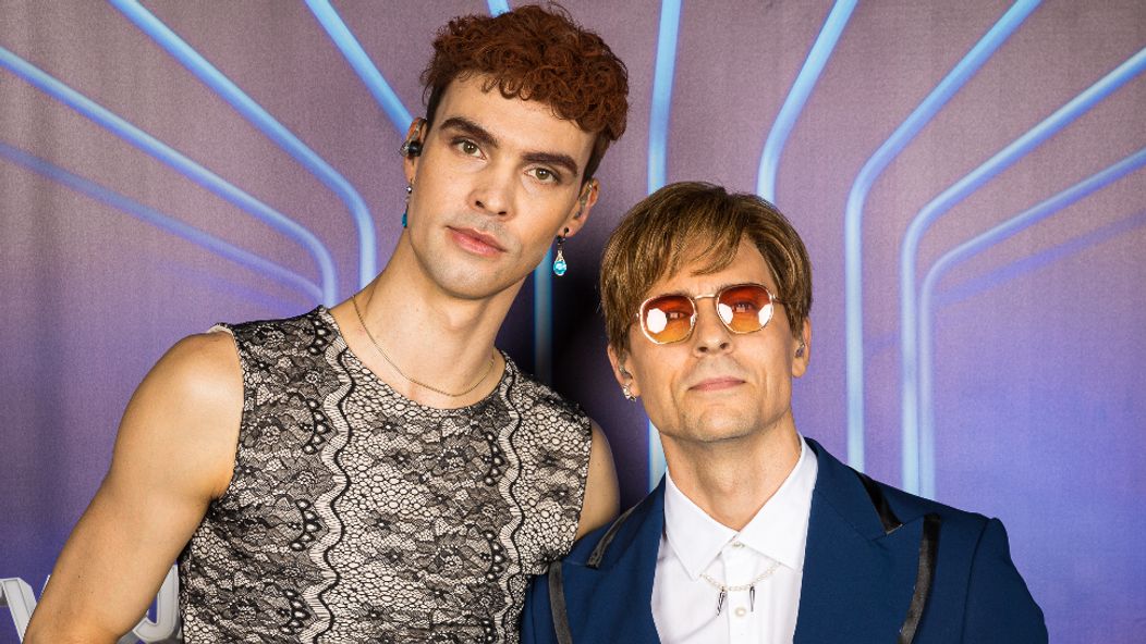 Adam Pavlovčin a Juraj Loj ako Years and Years a Elton John.