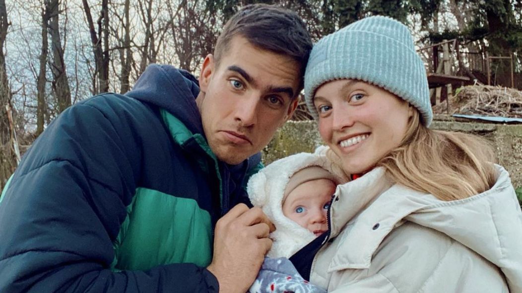 Adam Bardy s manželkou Bibi a synom Alanom