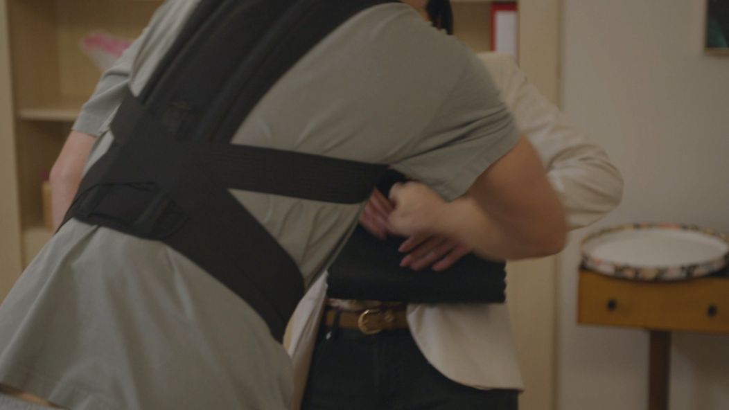 Boris je závislý na liekoch a napadol Lenku